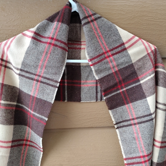 Scarf - Picture 2 of 7